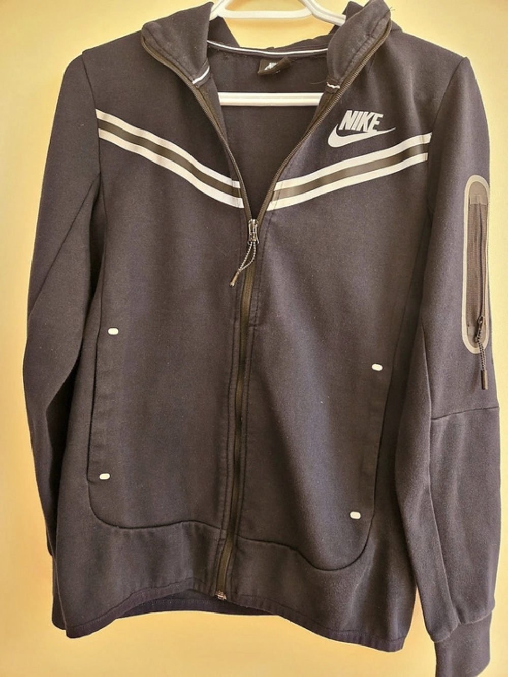 Nike Sportswear Tech Fleece Full-Zip Hoodie Black & White XS